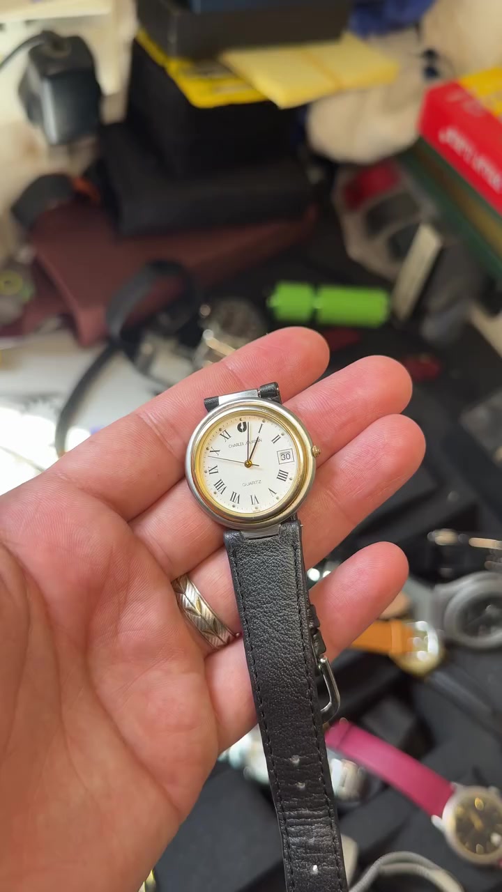 سلام علیکم. 
ساعە جارلس  جوردن فرنسيه  اصلی للبیع. مكینه باتری 7 احجار. ارقام رومانی. منفذ یومی. ستنلس ستیل. قطر33ونص مع زمبلک. نضیف و شغال مضبوط. ساعه بتصامیم سویسریه رائعه مثل دنهیل. سعر 60 الف.


**إذا كنت صاحب هذا الإعلان وتريد حذفه لأي سبب، رجاءا أرسل رسالة إلى الدعم الفني**