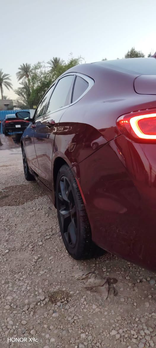 🚗 كرايسلر C200 موديل 2016 للبيع 🚗
المحرك: 4 سلندر، سعة 2400 

 ناقل الحركة (الكير): أوتوماتيك 9 نمر

🌟 المواصفات والكماليات:    حادثها.  بنيد وجاملغ وبيها دحجه بسيطه بلجاملغ الوره  

 نظام دخول ذكي (تشغيل وبصمة أبواب)

 شاشة وسطية واضحة مع نظام بلوتوث

 تحكم ستيرن كامل وجهين

شمالي باسمي 

 مثبت سرعة (Cruise Control)

 تبريد ثلج ما شاء الله 

 السيارة بحالة ممتازة ونظيفة جداً وجاهزة من كل النواحي (كير ومحرك جديد صاله شهر مشدود 

مكان السيارة: بابل القاسم  السعر   92         وبيه مجال     استفسار.    ***********
