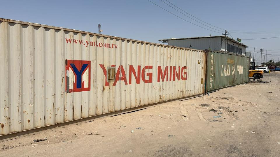 حاويات العدد ٦ الطول ١٢متر نظيفات نطافتهن 95%موجودات  بغداد التاجي السعر ٢٥$وبيهن مجال قليل للاستفسار***********
