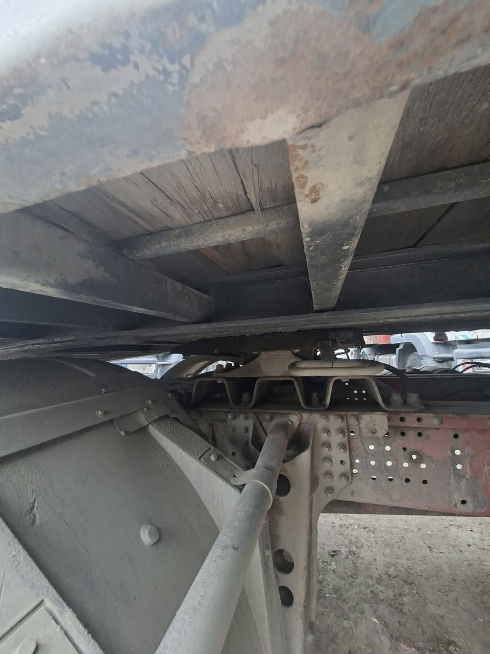 عربانه اوربيه جوبلس ١٣٦٠طولهه تك تاير مكانها بغداد الطالبيه سعرها ٣٢ورقه ***********
