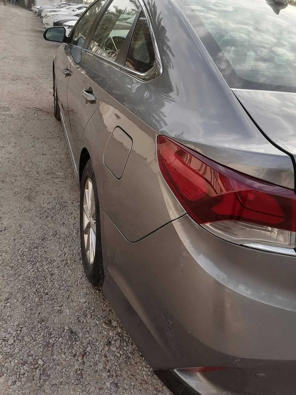 سيارة للبيع
سلام عليكم.. اخوان عندي سوناتا وارد امريكي ٢٠١٨ لون رصاصي فيلي حادثهه وجه  صندوق ودعامية خلفية فقط ماشية ٩٠ الف ميل سيارة نظيفة جدا نصبتهه حلوة صدرهه نظيف جدا تايراتهه نظيفة باتري جديد داخلهه جديد كشنات جلد ابيض مطعم بالاسود تدفئة وتبريد كامل كامرة دوارة تحكم ستيرن شاشة وباقي مواصفات ال SE المعروفة.. بيهه مشكلتين فقط.. الاولى الرادار الخلفي واكف بسبب الحادث والثانية المحرك ينقص دهن.. والسيارة حلوة جدا وجاهزة للسفر السعر المطلوب ١٤٠٠٠ دولار وبيهه مجال.. للتواصل الاتصال *********** ابو ياسر / بغداد  حي العدل
