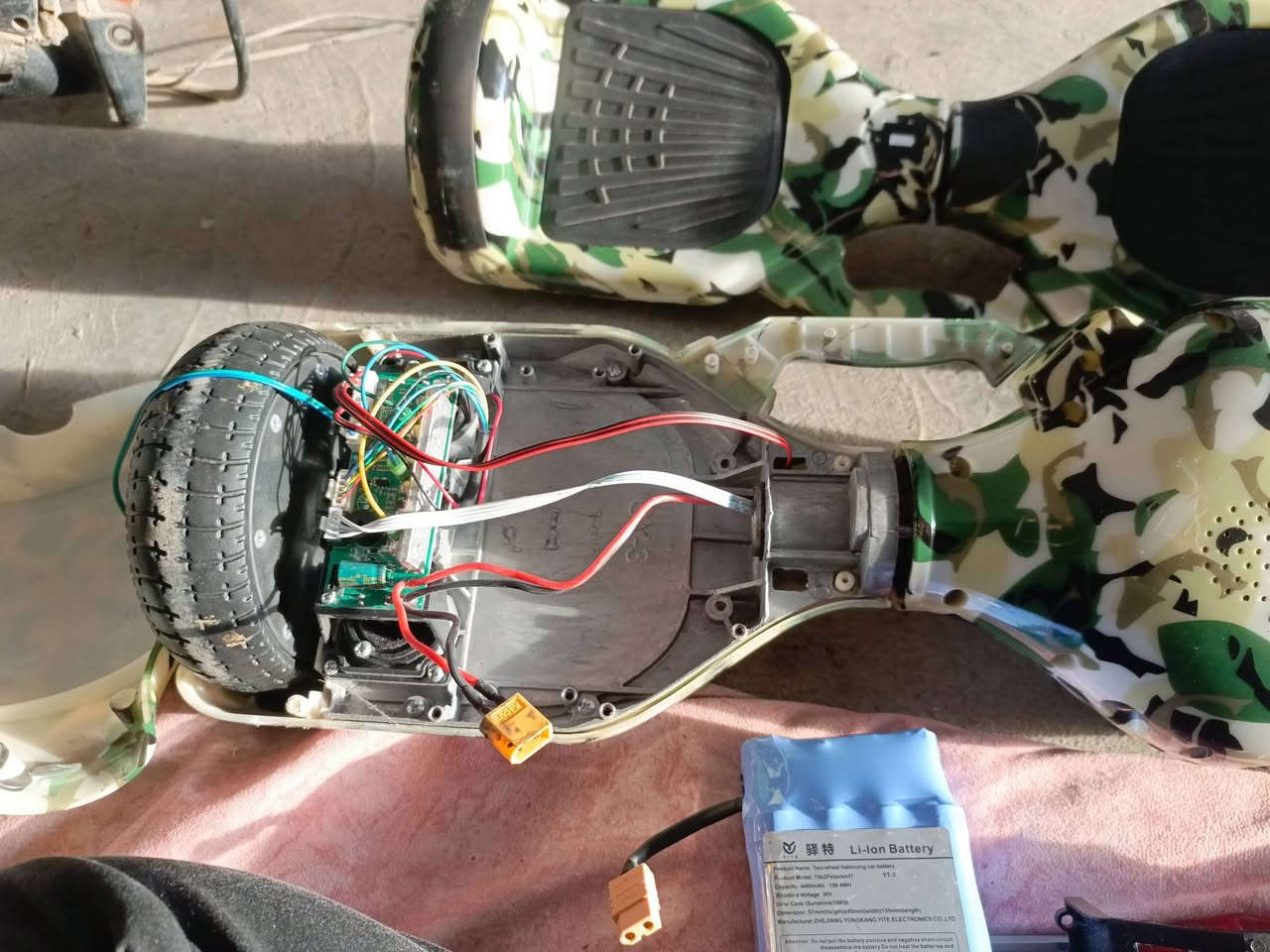 @إشارة   سلام عليكم أهالي قضاء طوز 
عندك سكوتر عاطل اصلحه ارجع بلادي 
يتوفر لدينا جميع قطاع غيار سكوتر دكي دوازن
ادا عندك قديم اتبيعه اني اشتريه

اي استفسار اتصل على رقم ***********
مكان محل على شارع العام مقابل دار استراحه قديمه
