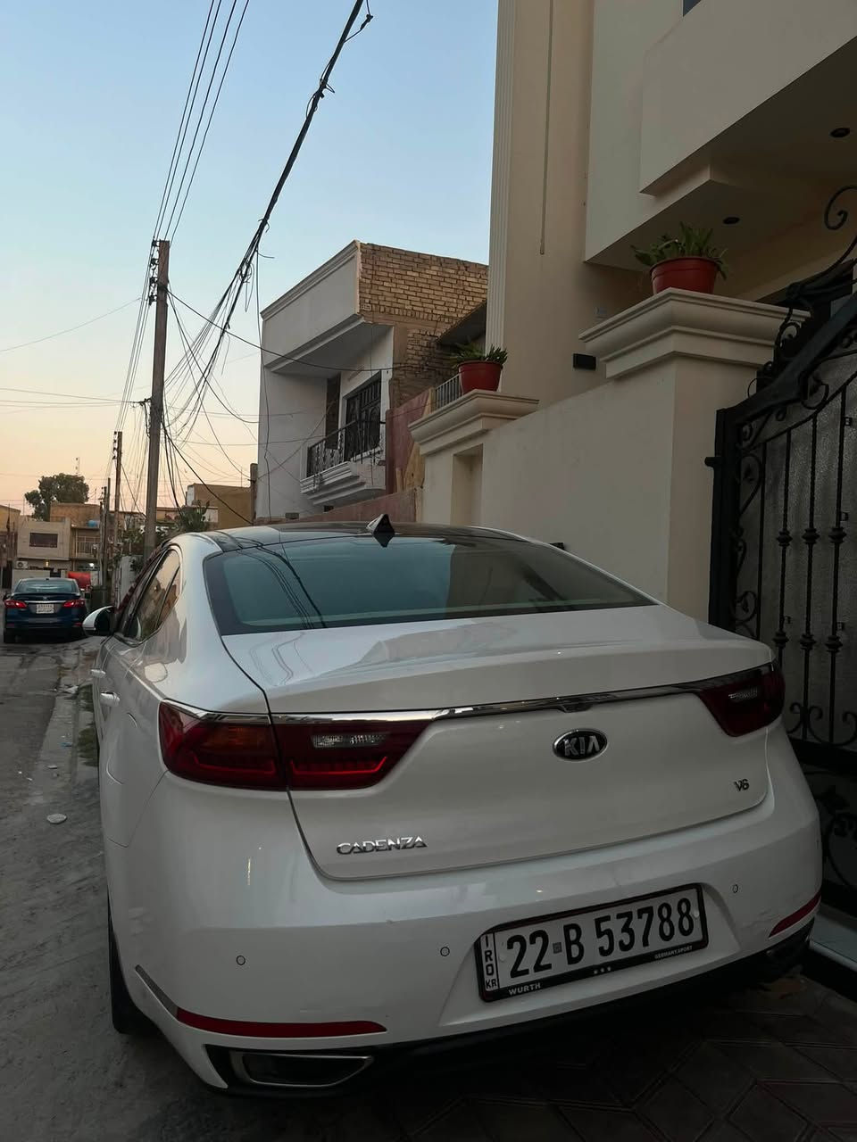 كادنزا 
2019 وارد خليجي
كفاله عدا ملاحظات بسيطه 
ماشيه 80 الف 
سياره جديده بمعنى كلمه
محرك 3.3 v6 
فول مواصفات vip 
رقم اربيل تحويل مباشر
7763198021

سعر 185 وبيها مجال
