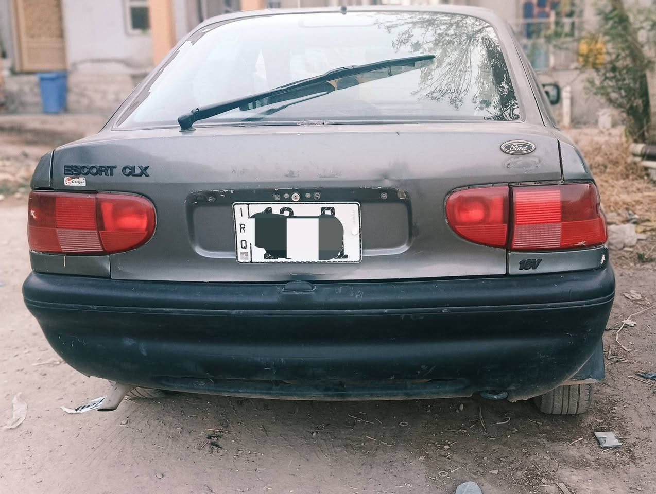 فورد ايسكورت موديل 93 كير ومحرك خير من الله صاحبه موجود شرط التحويل سنوية إلى 2028 سعرها 17 وبيها مجال ترهم اقساط تواصل رقم 
***********
*********** واتس
