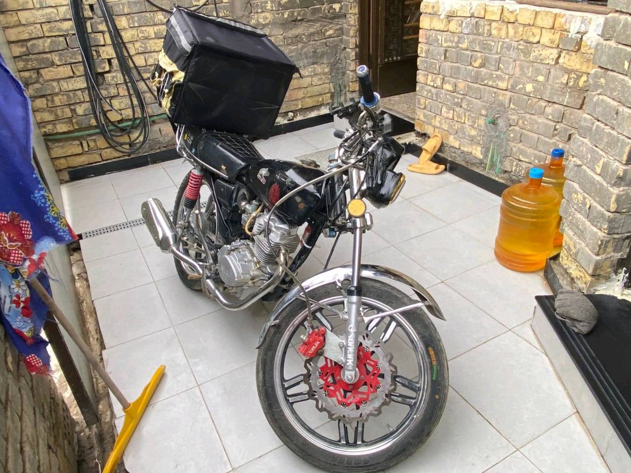 عنواني دورة البوعيثة بغداد الدراجة نضافتهة 80% و عدي دراسة و ماطلعت بيهة الي شراي يدلل بيهة مجال قليل 