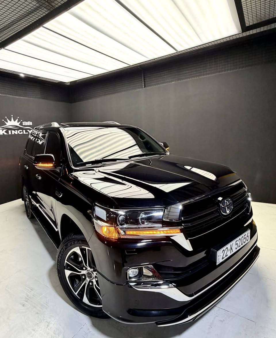 Toyota Land crusir_ 2019 _ 82,000km
💎اللَّهُمَّ صَلِّ عَلَى مُحَمَّدٍ وَعَلَى آل مُحَمَّدٍ
ماشاالله تحدا شرط ماكو هيج نضافطها
أرخص سعر بكل عيراق

ملاحظه / بدون مراوص
رقم / ***********
سعر/502$💸
مكان/سليمانيه
سياره مواصفات _ گراند تورينگ _ باب اولا
سياره شريكه (جيهان اصلي باب اولا )
سياره (6) سلندر  .. 

📦تويتا لاند كروز  _ 2019 _ گراند تورينگ  
سياره مواصفات معروفه (ساز باب اولا)
 سياره (2) كوشنات كهرباي (٣) دگم
سياره (8) ايرباكات _ (٣ ) شاشات

سياره مكفول كفاله عامه دعامي لي دعاميه    
بدون صبغ .. بدون بارد .. بدون شخط بدون رمل مكفوله كفاله سياره بص ماشاالله  
غراضات كامل موجود  هيدفونات موجوده
عرضيات كل موجود + سماعات + ٢ هيتفونات موجوده

📦سياره ماشيه 82,000 الف كيلو حقيقي
4 اطارات و ويل جديد شريكه مامفتوح
سياره داخل بيجي كوشنات جلد

🧩سياره محرك بشرت مامفتوح جديد جديد
 محرك (V6) 
سياره حيل نظيفه كلشي علي بلادي اوك

مواصفات ..🧿
(بصمه .. الانزلاق .. كشن جلد  .. ثلاجه ..  زينون .. هواء مزدوج .. نيظام ايكو ..
حساسيه الديك الموخره مرايات .. فتحه ..
تشغيل عن بعد ..  باب بصمه . باب جانتا كهرباي)

نظافه  ١٠٠٪ كامل سيرڤس بدون نقص و مصرف

سياره مال بيت أي نقص مابيها

⚡️نفس اليوم / تحويل و وكاله حاظر مباشر
سنويه جديد 
 📍سياره داخل / سليمانيه 
🪬سعر ..  502$.. ورقه 
📲رقم / ***********
