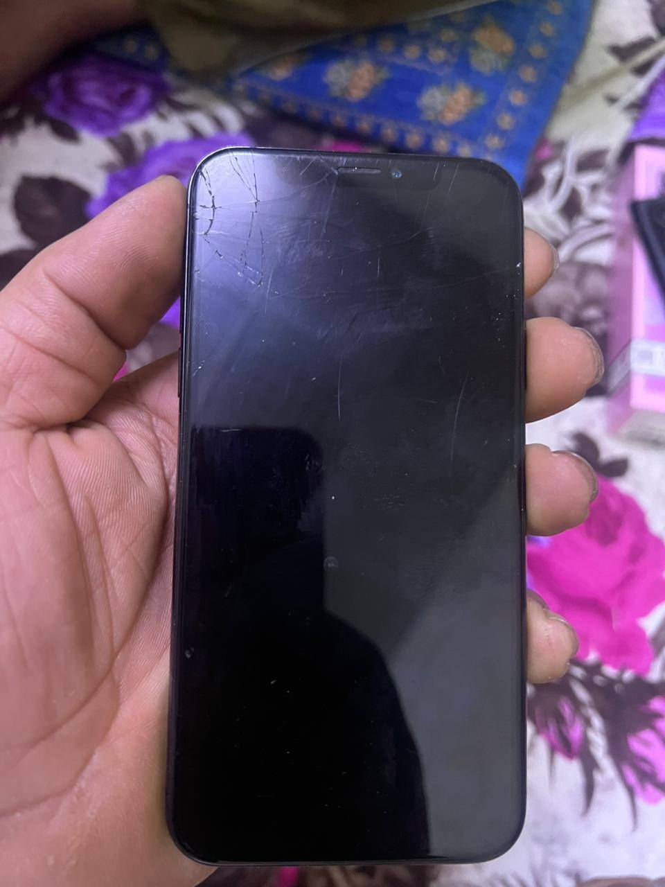 سلام عليكم  اجهزه 2. واحد (سكاي لاين) ول ثاني ايفون اكس    رايدهن اثنينهن 250    ***********
