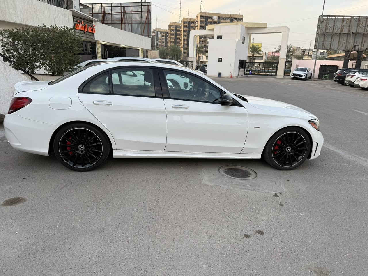 مرسيدس C300 2021 kit amg ابيض

هيكل (AMG)بلادي شركة.

النسخة الرياضية 

السيارة جديدة جداً جداً بحالة الشركة بعدها 

مكفولة كَير مكينة صدر بدي شخط مابيها 

فقط ضرر امريكا قطعة وحدة باب خلف السائق وبارد 

بدون ايرباك بدون دواخل 

كلشي ممبدل بيها 

مغلفة ppf كامل 

فول مواصفات

المحرك//2.0لتر توربو -4سلندر

كشنات جلد

بانوراما  

شاشه كبيره

نظام ملاحة (Navigation)+(Car play)..

داخل صاج ملكي

داخل لدات(الوان)

كامره خلفيه دواره

سستم سماعات برومستر

كشنات  مقاعد جلد اسود  وشماوا ودشبول مطعم بالصاج 

كشنات كهرباء و كشنات الامامية تدفئة مع نظام خزن (ميموري

أنارة محيطية (64لون)

رادار امامي

رادار خلفي

نقطه عمياء

بصمة تشغيل

بصمة ابواب

صندوق كهرباء

لايتات ليد (٨عدسات)+بك لايت ليد

شحن وايرلس(Auto).

بك لايت ليد

سستم سماعات برومستر.

تقرير كار فاكس موجود

سونار موجود

ماشية 22800 km 

مرقم اربيل رقم الجديد سنوية جديدة وبأسمي

مكان السيارة بغداد

السعر 32500 $

سونار موجود

للاتصال ***********
