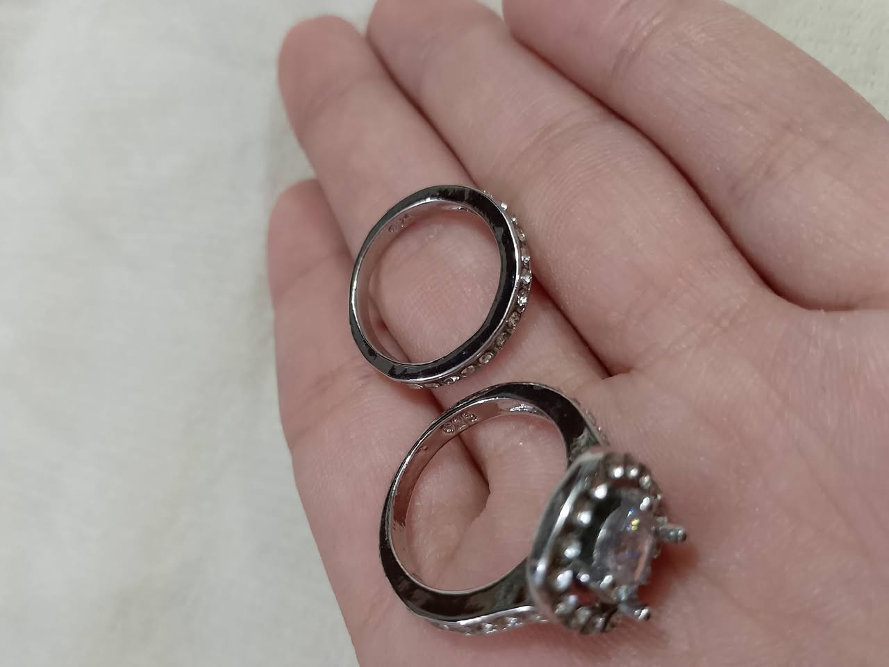 محبس فضه قطعتين مختوم 925  سعر 13 علئ اول تم


**إذا كنت صاحب هذا الإعلان وتريد حذفه لأي سبب، رجاءا أرسل رسالة إلى الدعم الفني**