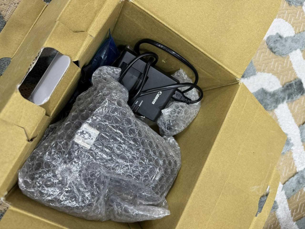 السلام عليكم كامره كانون نظافته100%بعدهي جديده ابد ممصورين بيها سعرها475وبيها مجال وياها استاند


**إذا كنت صاحب هذا الإعلان وتريد حذفه لأي سبب، رجاءا أرسل رسالة إلى الدعم الفني**