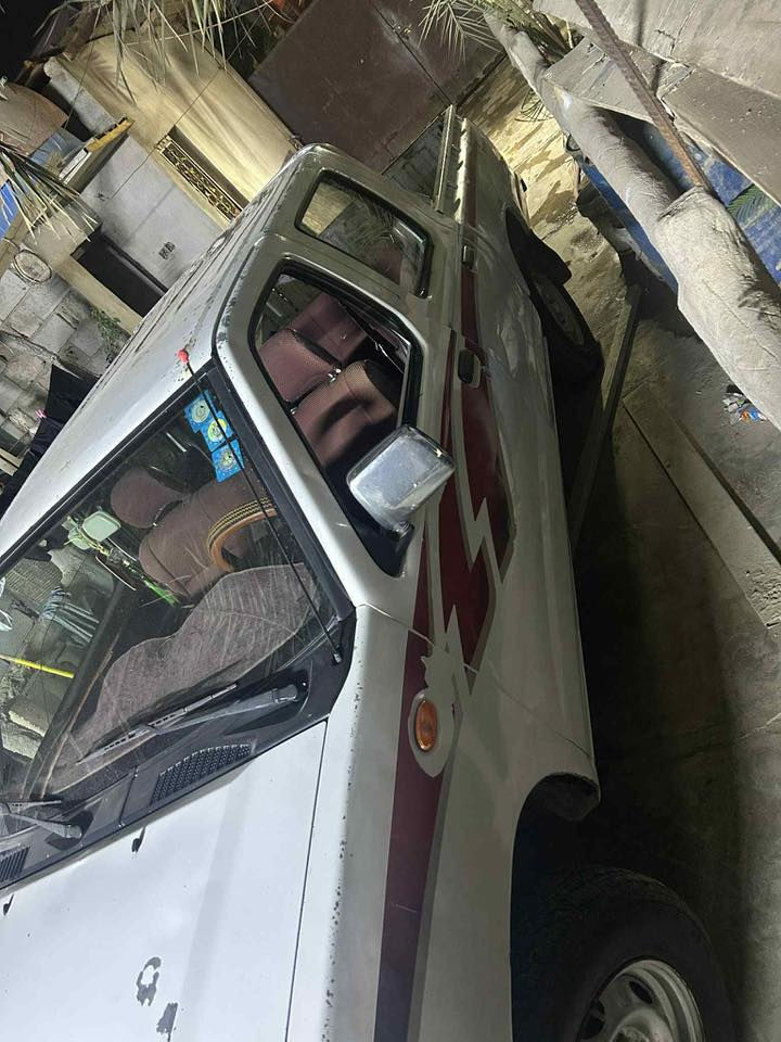 السلام عليكم نيسان شبوط 2009 جام هندر رقمها بغداد حمل آلجديد الأنكليزي بيها ضربتين بالبدي من الخارج ومرجعيهن بارد والقماره شويه نازله مكانها بغداد السعر(90) وبيها مجال حك الجيه للاستفسار ***********
