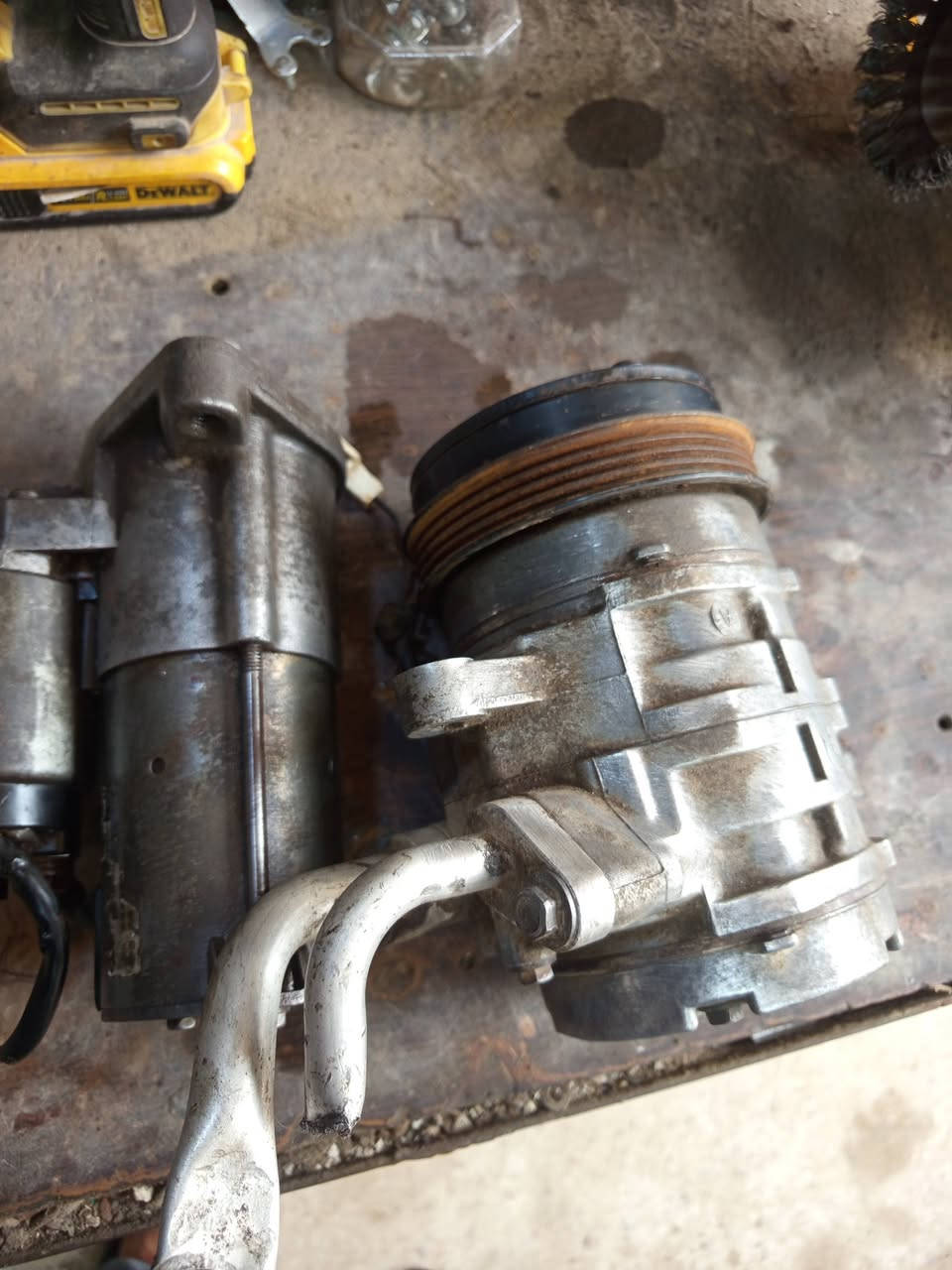 السلام عليكم
كمبريسر وسلف كيو كيو مال تفصيخ شغالات عالفحص سعر ٧٥ الف


**إذا كنت صاحب هذا الإعلان وتريد حذفه لأي سبب، رجاءا أرسل رسالة إلى الدعم الفني**