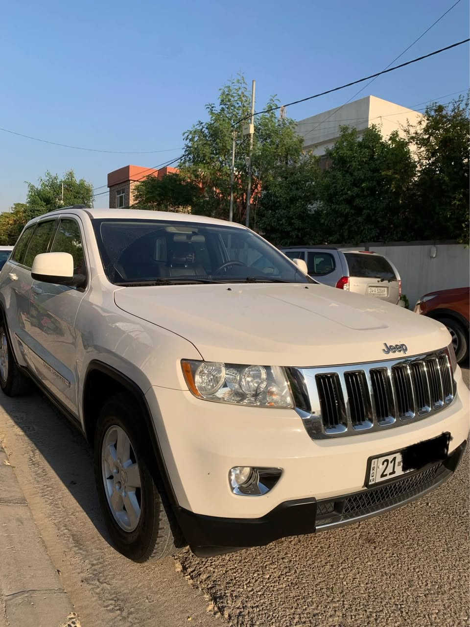 سلام عليكم حبايب 
جيب لاريدو ٢٠١١ البيع
سياره مكفول كفاله عامه من صبغ من بارد مكفول كل شي
رقم سنويه جديد
سياره نضيفه مال بيت 
تحويل وكاله مباشر مواصفات لاريدوو مع روفه
كير محرك بشرط
مكان سياره كركوك 
سعر ١٨٥$ مجال بسيط 
مراوس حسب قناعه 
*********** Singapore
