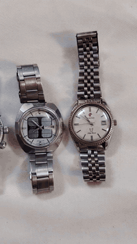 ساعات شلع سويسرية اويابانية العدد٨ للبيع السعر٥٠٠الف يوجدتوصيل 0751875...