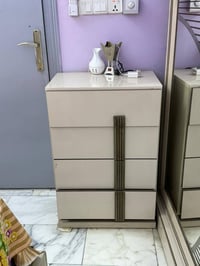 غرفه ايطالي • سلايد • كومديات