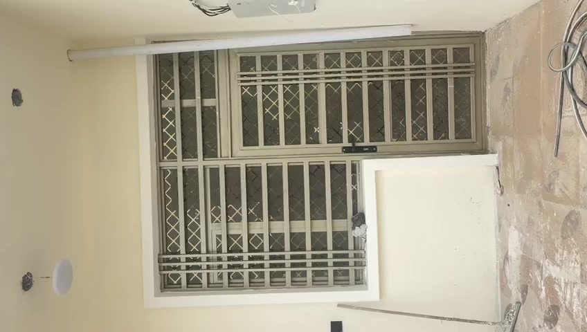 سلام عليكم بيت حديث للبيع مساحه 140 بستان بيت مشيوح خدمات كامله مفول غرفتين نوم وصاله وصحات ومطبخ وستقبال ***********
