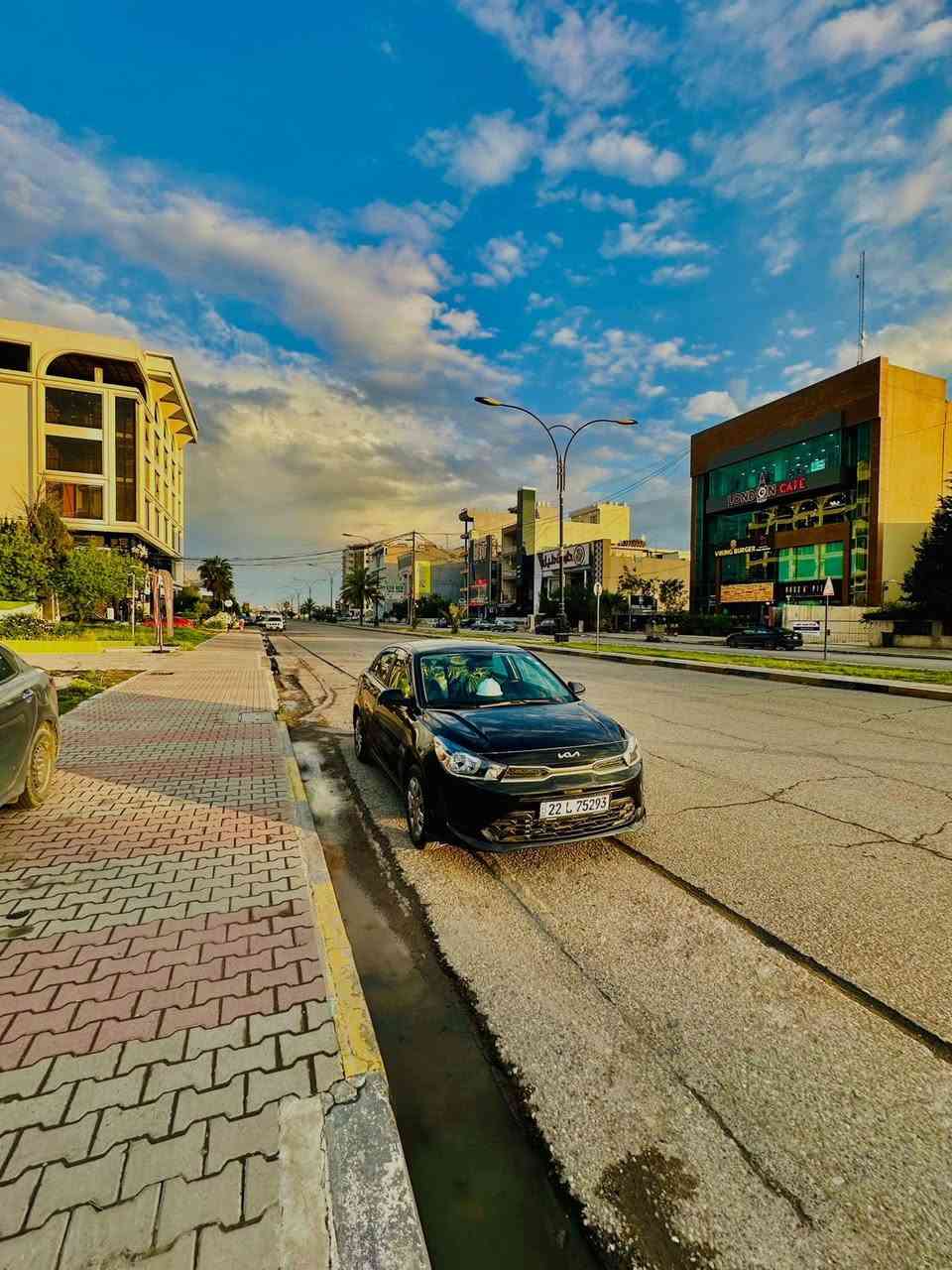 ✅كيا ريو 2022
✅لون اسود 

✅سيارة مرقمه اربيل بسمي + كوبون بانزين 

✅مواصفات معروفه فول تحكمات ستيرين 

✅جهتين شاشة كامره ABS منع انزلاق تحديد سرعه  بعد بيها هواية مواصفات 

✅ماشية 46 ميل 

✅ضرر السيارة جاملغ خلفي صبغ + قبق صندوق مبدل شركة  

✅بجم كبس سيارة جديد 

✅مكان سيارة موصل 

✅سعر 125ورقة و بيها مجال 

✅للتستفسار اتصل على ارقام التاليه 

***********✅

***********✅
