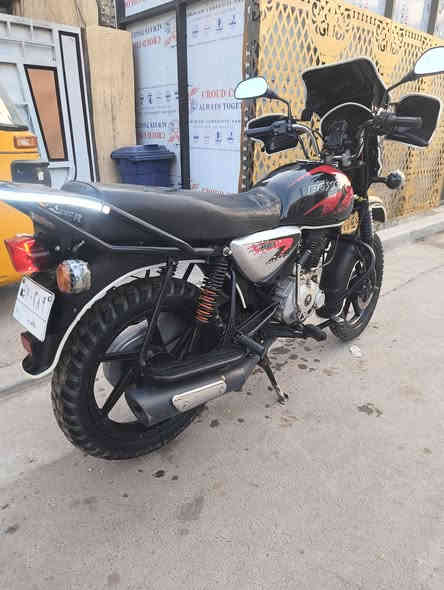 بعد اذن الادمن/بوكسر موديل 2023 مرقم بغداد بأسمي مشروع وطني تتحول جميع الاماكن فقط تفيلس كفاله عامه 
ماشيه 13 الف حقيقي/ زنون عالي وناصي يشك شك/
مصدات+واقيات+نشرات خلفيه ابيض واحمر دبل اشاره/
دراجه كامله مكمله (السعر 2500) وبيها مجال شي بسيط/
الرقم (***********) واتساب ورصيد موجود)
