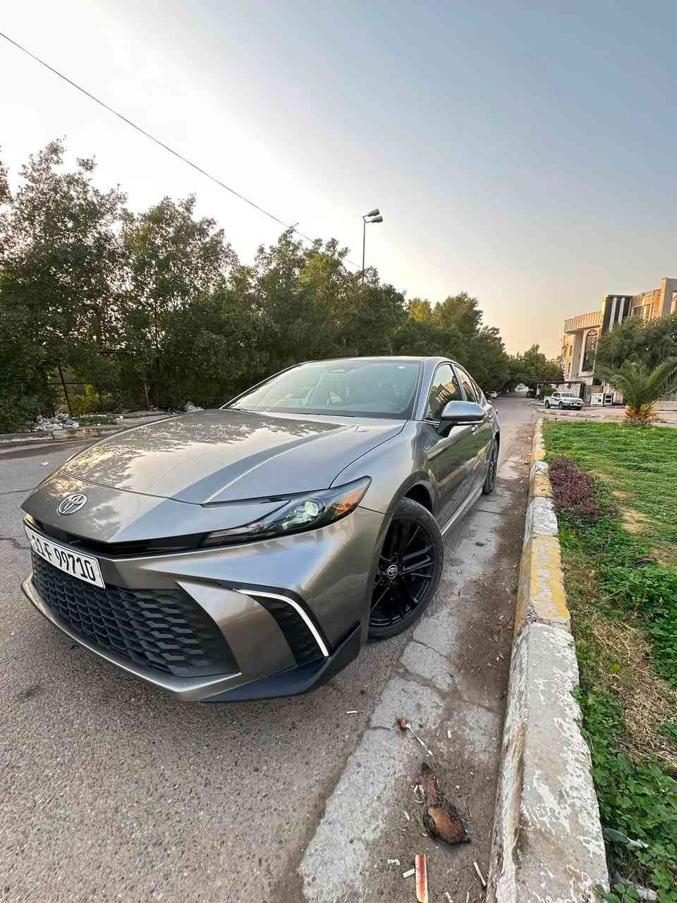 ♻️ تويوتا كامري2025SE
‏♻️ Toyota Camre   HEV 2025 ♻️هايبرد

 🌈لون السياره :(رصاصي غير محدد  )مميز اللون الجديد 🩶

🚘 بلد المنشأ : اليابان 🇯🇵 وارد امريكي 🇺🇸
🚘 سعة المحرك 2,5L هجين انسى شي اسمه صرف بانزين
🚘 مقاعد جلد لون رصاصي
🚘 عدد 12 AIR BAG
🚘شاحن موبايل اصلي (وايرلس)
🚘رادارات جانبيه وخلفيه واماميه
🚘 مقعد السائق تحكم كهربائيه
🚘 لد امامي ليلي ونهاري
🚘 لايت زينون LED + 
🚘  اشاره مرايه 
🚘 ويل كب 18black
🚘 مفتاح التشغيل بصمة + دخول ذكي +صندوك بصمه
🚘 شاشة + كاميرا دوارة اصلية
🚘 أوضاع القيادة  Drive Mode
🚘 حساسات ضغط اطارات
🚘 تبريد شاشة مناخين منفصلين 
🚘 قطعتين تبريد
🚘 هاند بريك كهرباء 
🚘كروس سرعه
🚘‏ Auto Hold  أوتو هولد 🚘
🚘انظمه القياده :سبورت ،نورمال،eco

🏁ملاحظه /ضرر السياره فقط باب عكس السائق  نفسه تصلح + بارد بالجاملغ الخلفي  الايسر 

عنوان السياره📍..  /بغداد 

للاستفسار يرجى الاتصال على الرقم الاتي ☎️ ***********

  ☎️. واتساب
