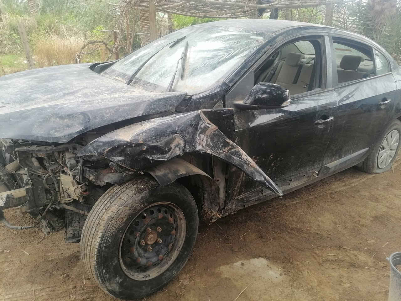 رينو فلاونس ٢٠١٦ مكفولة سابقا حادث طوبة فلتت شواصي ولغود سليمات تضرر جاملغ امامي مازدا ودعامية وشباك وغراضهة موجودات عندي وتحتاج حدادية بسيطة مكاني الديوانية سعر ٥٠ ومجال ***********
