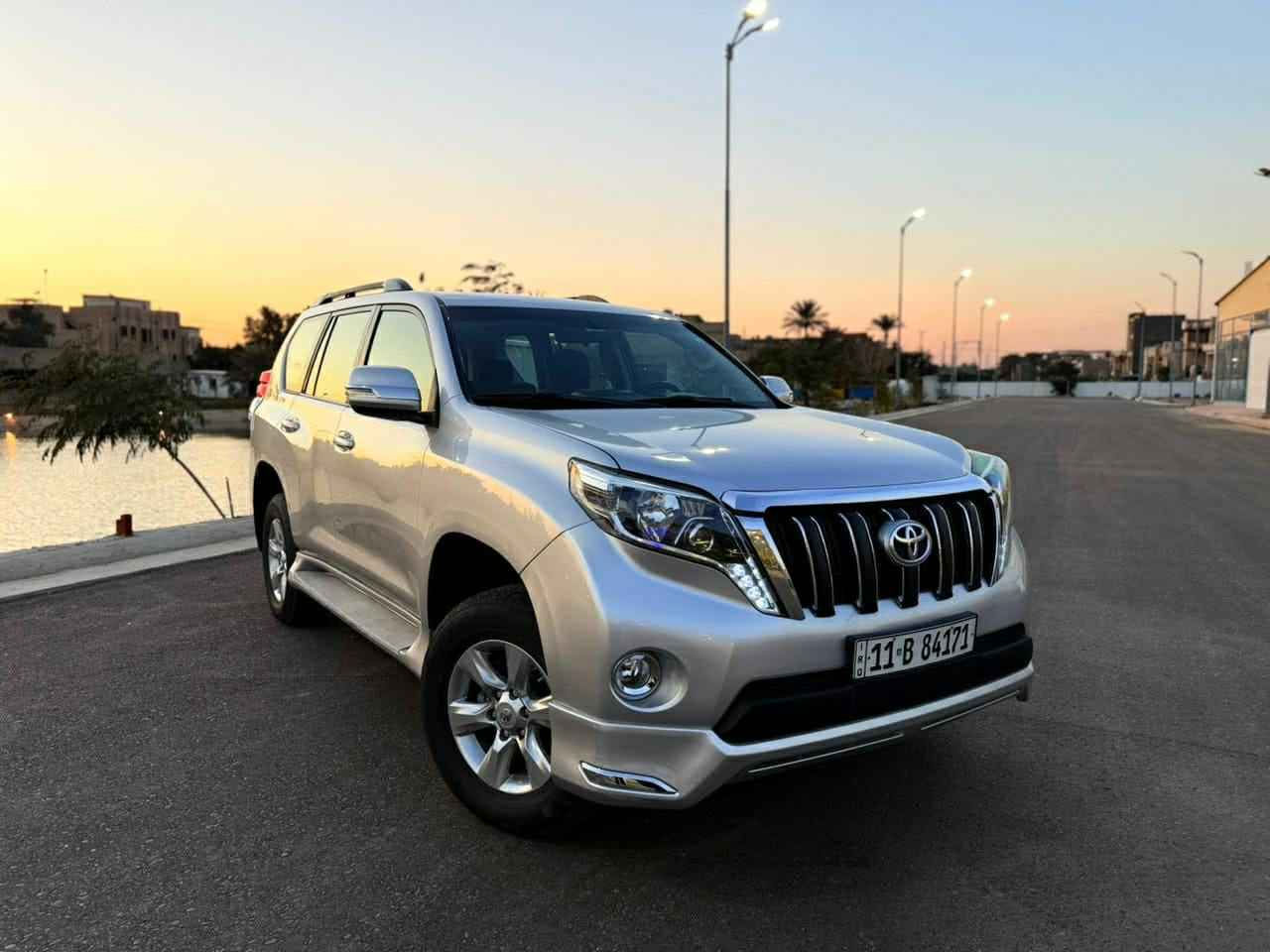 تيوتا برادو فئة Txl
موديل 2010  محدثة 2017
4 سلندر  المرغوب
محرك 2700
٤ ويل دفع رباعي
مري شفط
اشاير بالمري
شاشة كبيرة
سبير تعليك
حساسات
7 راكب
3 قطع تبريد
رقم بغداد جديد 

سيارة حلوة وجاهزة والسعر 210 ورقة فقط
العنوان بغداد الدورة
*********** بغداد, العراق
