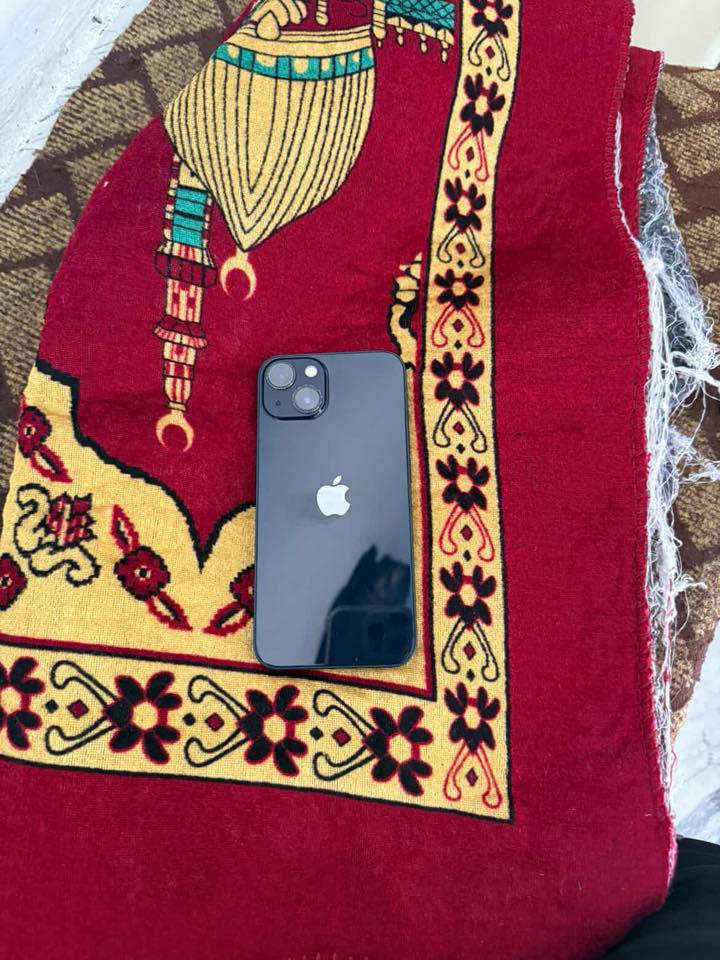 13 عادي جهاز نضيف
بطاريه93 
ذاكره 128
تك سم 
متواجد واتساب ***********
السعر 425
