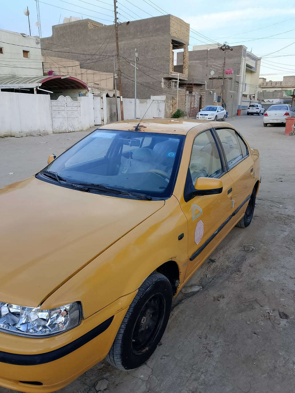 سلام عليكم سمند موديل 2010 كير ومكينه مكفولات حداديه نص ونص السياره ارقامها بالمرور معاملتها كامله واصله للبصمه واستلم سنويه جديده وارقام جدد السياره عليها غرامه 500 تنزل من سعرها  السعر 22 وبيها مجال بسيط مكاني بغداد شهداء البياع ***********
