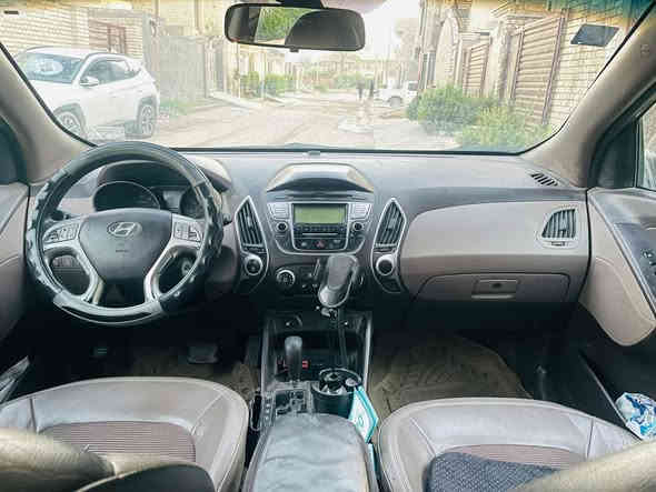 توكسان موديل ٢٠١٢ورد امريكي بيه صبغ فقط جاملغ امي فقط  محرك ٢٠٠٠دوش مكفوله 
سياره بيه تقري من امريمي مياة امطار بس كلش ماكو بسياره ابد كله شغل 
مكان سياره بغداد العامريه
سعر ١١٨وبيه مجال 
***********
