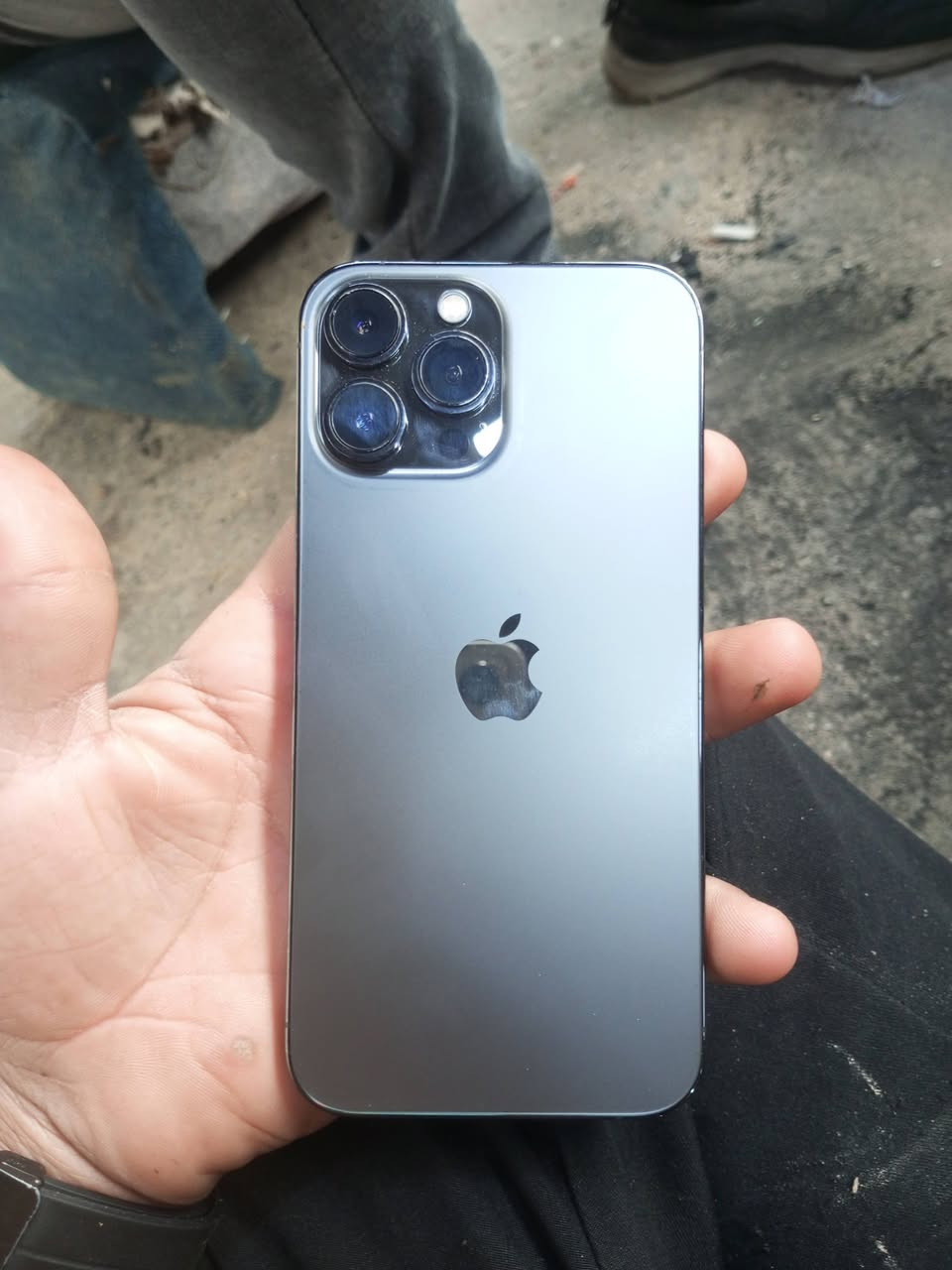 السلام عليكم
ايفون ١٣ برو ماكس 
تك سيم 
ذاكره ٢٥٦
بطاريه ٨٨ 
جهاز لوك جلخ مابي ضمان ٣ ايام 
سعرو ٧٥٠ بي مجال حك جيتك فقط 
رقم الهاتف 
***********
