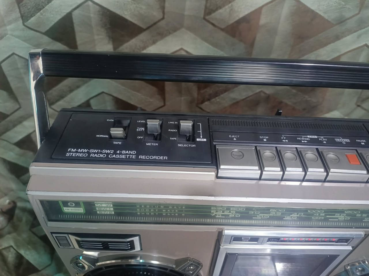 بيع 
جهاز مسجل راديو ناشونال باناسونيك*RX-5230*ياباني اصلي استيراد الشركه العراقيه التجاريه في الثمانينات*نظافة الجهاز ممتازه جدا على وضع الشركه بدون تصليح نهائيا شرط الضمان أي استفسار اتصال على الرقم أو مراسله على الخاص*************
متوفر خدمه توصيل لكل المحافظات 
*السعر على الخاص*
