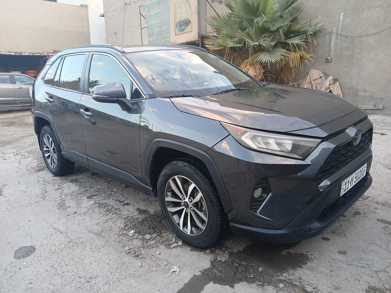 السلام عليكم
راف فور 2019 XLE  ياباني
محرك 2500 المرغوب
وارد امريكي 
رقم بغداد باسمي 
تحويل ثاني يوم 
ضرر سرقة وتخريب صور الحادث مرفقة مع الصور 
بدون ايرباك فول مواصفات 
فتحة
بصمة 
سلايت 
رادار امامي
تحديد مسار 
رادار جانبي
ثلاث انضمة قيادة (ايكو /نورمل /سبورت )
بيهه صبغ جاملغ عكس السايق والباب كلير فقط بدون لامعجون ولا دكة جاكوج 
ماشية 85 ميل
كير محرك على وضع الشركة 
مابيهه برغي نقص 
السعر 200 
وبيهه مجال للطيبين 

مكاني بغداد 
الدورة المهدية الثانية 
للاستفسار الاتصال 
***********
***********
