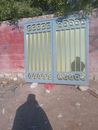 باب جديد • ارتفاع ٢م • عرض ٢م