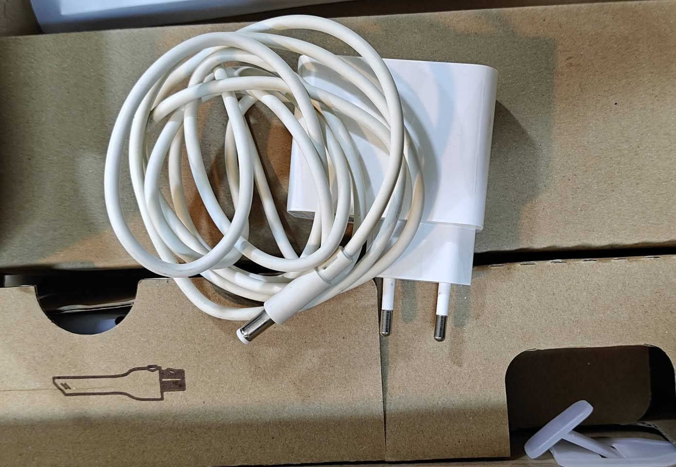 مكنسة xiaomi g11
مستخدمة شغالة 
بطارية+الشاحنة 
غراضها كاملة مكملة 
90 الف


**إذا كنت صاحب هذا الإعلان وتريد حذفه لأي سبب، رجاءا أرسل رسالة إلى الدعم الفني**