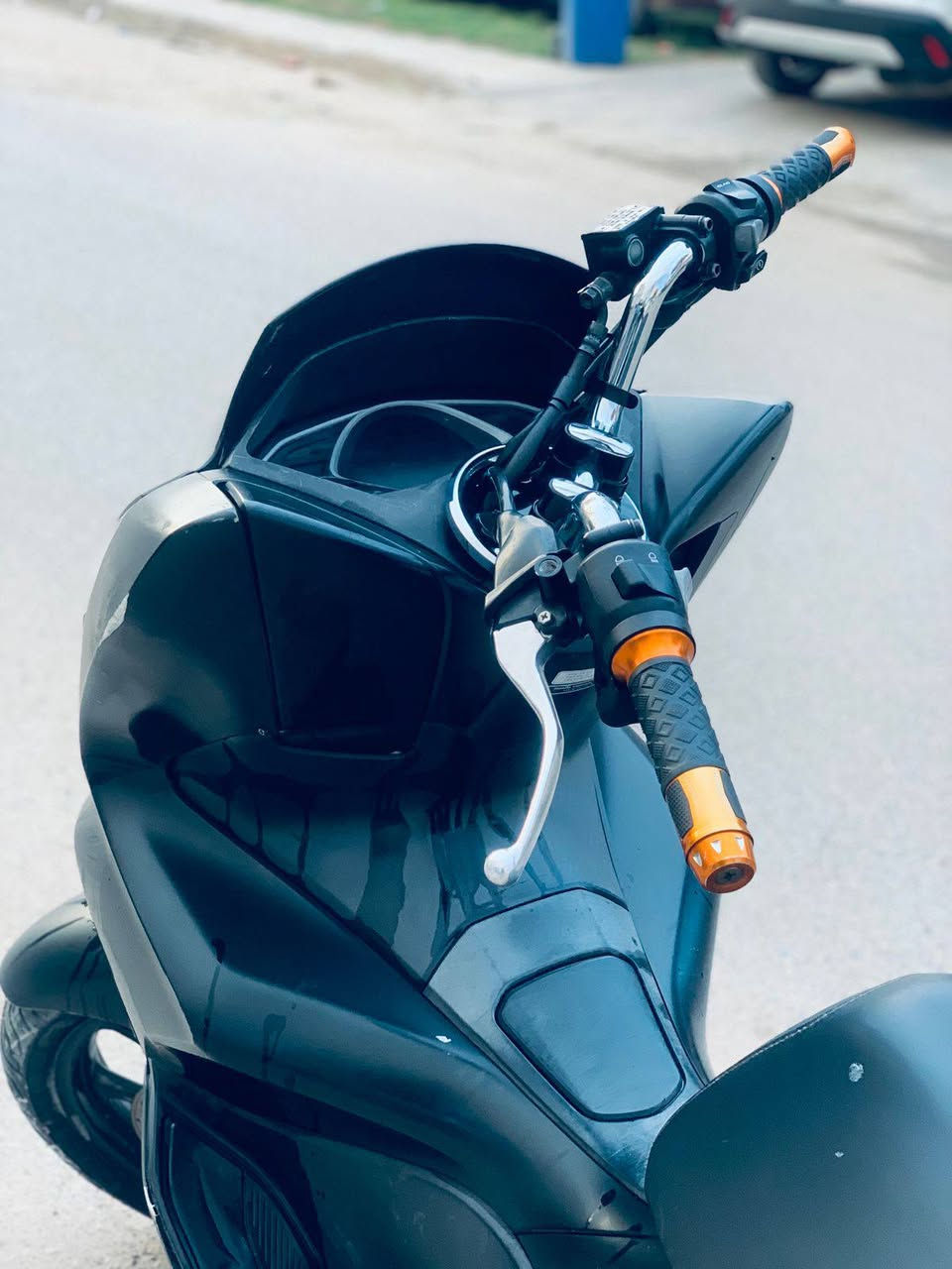 سلام عليكم دراجة pcx جيل ثالث قبل اسبوع نازلة من الرمبة مكاتبة موجودة دراجة مكفولة كفالة عامه دجي تفحص جيب الف فيتر  سبب البيع احتاجيت فلوس سعرها ١٦ مكاني بغداد لاعظمية لتواصل بي واتساب *********** الخاص وتعليقات مارد
