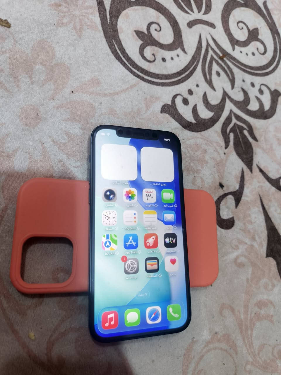 سلام. عليكم ايفون 12 ذاكره 64 بطاريه 98. جهاز كلش نضيف بدون ملحقات امريكي اجاني هديه. ما يدعم الشريحه العراقيه فقط  يتفرمت عادي ما يقفل. سعر 220 وبي مجال. مكاني البصره مطيحه. للبيع او مراوس 
***********
