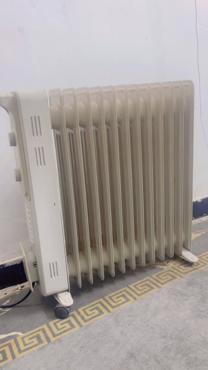 صوبة زيتية ٣ سرعات للحرارة مع موزع (مروحة داخلية) ماركة شونك مع منظم للتحكم بدرجة الحرارة 
جديدة استعمال شهرين فقط بس جرخ   وكع ويتبدل لاداخلة تصليح ولا شي جديدة ع الفحص


**إذا كنت صاحب هذا الإعلان وتريد حذفه لأي سبب، رجاءا أرسل رسالة إلى الدعم الفني**