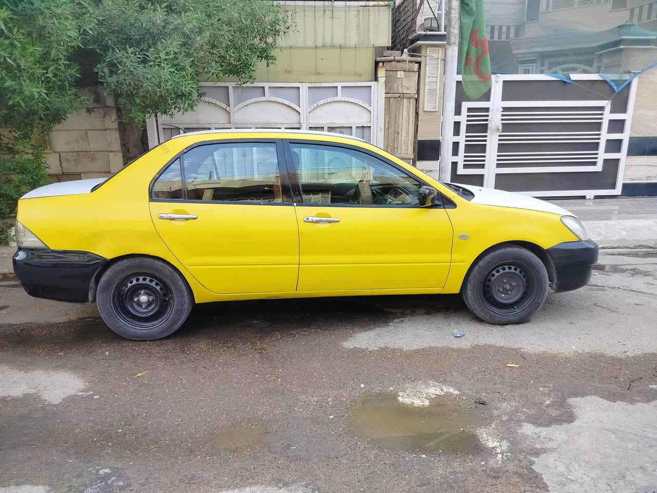 السلام عليكم:نهنئكم بحلول العام الجديد...سيارة لانسر (2011/بغداد)باسمي ،سنويه مضى عليها شهر تقريبا ،محرك(2000)(اوتوماتيك)سيارة مابيها صبغ ،طخطخات بسيطه وكما موضح بالسونار ،تدفئه تبريد شغال گير محرك خير من الله ،تحتوي على زوج تايرات جدد،وزوج تايرات مستعمل ،بس يمشي شغل ،كهربائيات كامله ،تحتوي على منظومة غاز تحتاج تصليح بسيط ،المكان البلديات.السعر (78),الرجاء الرجاء الذي لايرغب ،ليعبر المنشور ،غير متواجد عل الفيس ،اتصال او واتساب (***********)..نتمنى التوفيق للجميع وكل عام وانتم بخير...
