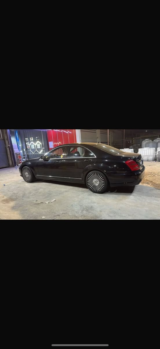 مرسيدس اس /2006 s500 وارد ياباني
-الضرر جاملغ الخلفي صبغ شبر -
-الجاملغ الامامي مبدل الباقي مكفول
-( لغد شاصي دواخل مكفول )
-جميع الايرباكات سليمه 
-عليها كت كامل AMG 2012 
-المواصفات فول 1/1 :
- محرك v8 عقل الفوك المرغوب
-فتحة سقف
- صندوق كهرباء شفط
- داخل لون اسود مطعم ب صاج
- كشنات جلد + خزن Memory
- كاميرا خلفية
- مري شفط / اشارة بالمري
- ماوس تحكم + تحكمات ستيرن
- ويل AMG اصلي
- برده خلفية
- تچاوي كهرباء امامي + خلفي
رقم سليمانيه الجديد (أصولية 100%)
سيارة عليها ادمة كاملة
تخم تايرات جدد
باقي المواصفات معروفة
السعر / 197 $ وبيها مجال
العنوان بغداد
***********
