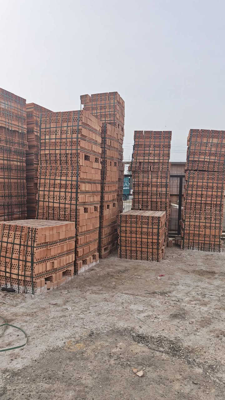 السلام عليكم
يوجد طابوق احمر درجه اوله
ويوجد بلوك احمر 
وفونزا
وثرمستون 
العنوان الفلوجه شارع المنجزات قرب جامع التقوه
للاستفسار. ***********
