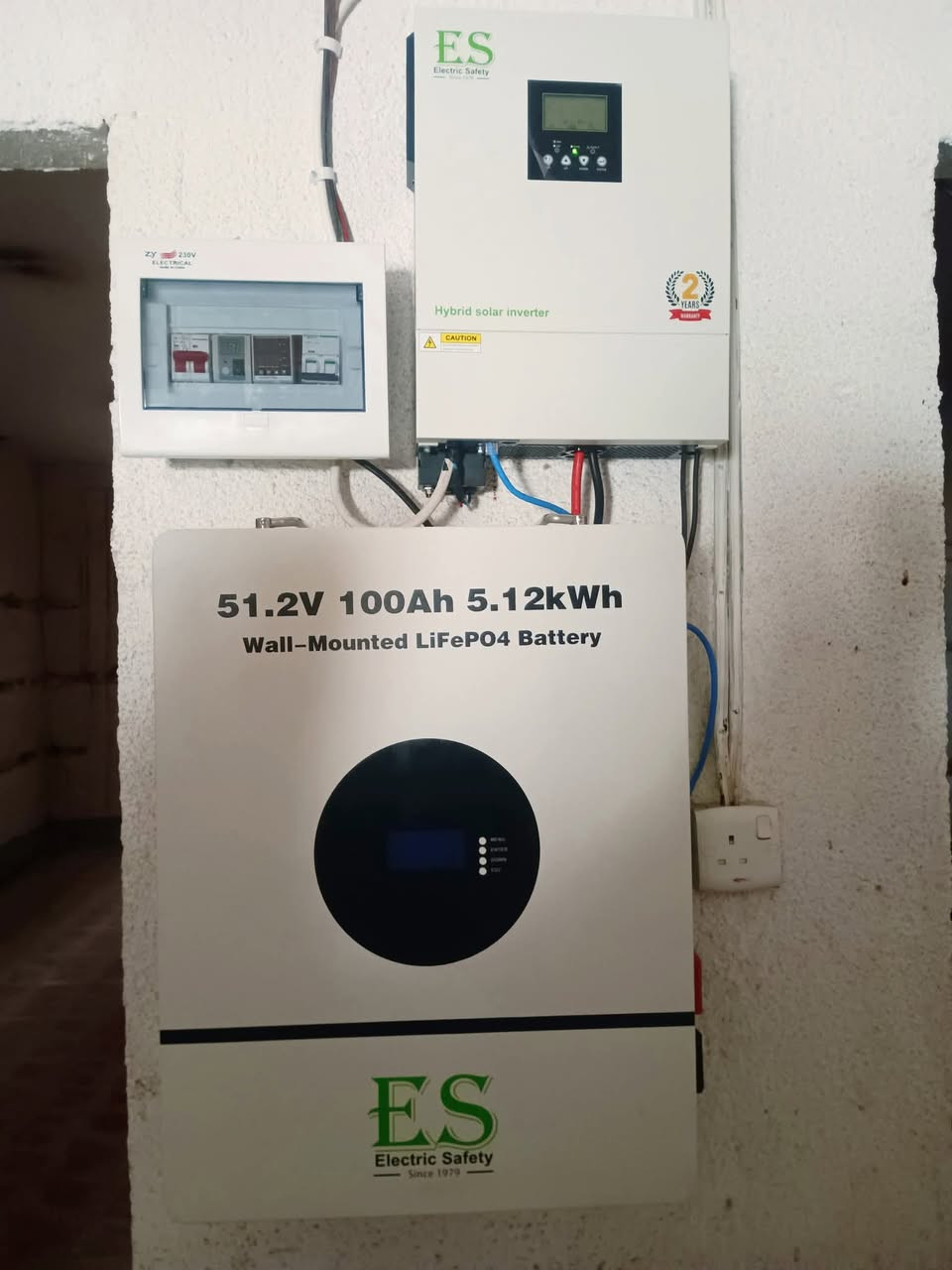 من عروض شركة الحجاب للطاقة الشمسية
✅🌟تم تنصيبها للأخ (حسن علي مديد)
 في معمل المنيوم القمة في الشرقاط اسديرة سفلى📍 

              ⚡بقدرة ⚡

8-امبير نهاري ☀️
5_ امبير ليلي 🌙

✅ تظمنت المنظومة الشمسية 🔆
 
4_ألواح من شركة لونجي 615 واط 
 بقدرة توليد ⚡(2.5امبير) (مؤسسة)   
 بظمان ١٥ سنة ✅
 
2_ بطارية ليثيوم من شركة (ES) 5 كيلو واط  🛑 
بظمان 5 سنوات ✅

3 _انفيرتر من شركة (ES ) 6 KW🟢
بظمان 1 سنة✅  

☀️نقدملك هذة المنظومة مع صيانة 🛠️مجانية لمدة سنة
وظمانات حقيقية 👍

____________________________________💰 أسعارنا مناسبة جدًا وتنافسية
🔎 تكدر تستفسر عن حجم الطاقة المناسب إلك
📋 ونوفر لك قائمة المواد مع الشركات المصنعة
📊 حتى تكدر تقارن وتتاكد من أسعارنا وبكل شفافية 
☀️ مع الحجاب… طاقة نظيفة، ثقة، واستمرار
_________________________________________

🔴نعمل ليلا 🌙 مع نهار،☀️

✅غايتنا أرظاء زبائننا  الكرام ومواعيدنا معهم ⚡✅

🎉حياكم الله في شركة الحجاب للطاقة الشمسية 🎉

الهاتف للأستفسار
 
*********** الاستاذ فرحان

العنوان_الشرقاط_اسديرة_الفياض
