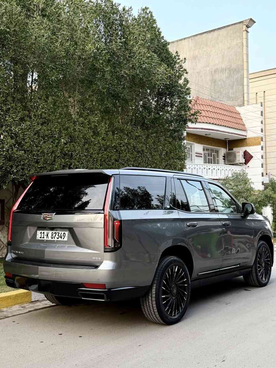 سعر بلاش بلاش
كاديلاك اسكاليد ( 2021 ) لون مميز 
امريكي اسبريسو
بلاك ادشن بلادي فول فول مواصفات 
ماشييه 70  الف ميل سياره حادثها 
جاملغ بارد وبيها باب الوره الصدر صبغ 
گير محرك مكفول مامفتوح 
المواصفات 
مساج
36 سماعة
سقف شاموا
تشغيل عن بعد  
٣شاشه
‏‎5 كاميرات
‏‎5 بصمات
فور ويل
كشن رجاج 
دوسات كهرباء 
داتا شو 
بانوراما 
داخل جوزي 
لايت زنون عالي ناصي ٥ عدسات
‏‎4 شاشات بالدشبول والسقف والكشنات
تحكم بريك 
جنطه ذكيه جلاق
رادار تحديد مسار
رادار خلفي
رادار امامي 
رادار جانبي 
كشن تدفئة وتبريد سايق وراكب
كشنات امامية تدليك
كشنات خلفية تدفئة
مري شفط 
اشارة بداخل المراية
كشنات جلد 
كشنات خلفية منفصل VIP
علامة كاديلاك ضوئية بلدشبول
الكشنات كهرباء 
ذاكرة ميموري ستيرن وكشن
قاصه 
ويل ٢٢  نوع Lexani 4f  
بااختصار السيارة فول للاخير 

مكان سيارة بغداد 
السعر 54500$ بيها مجال جداً بسيط سعرها مال تاهو 
 
***********
