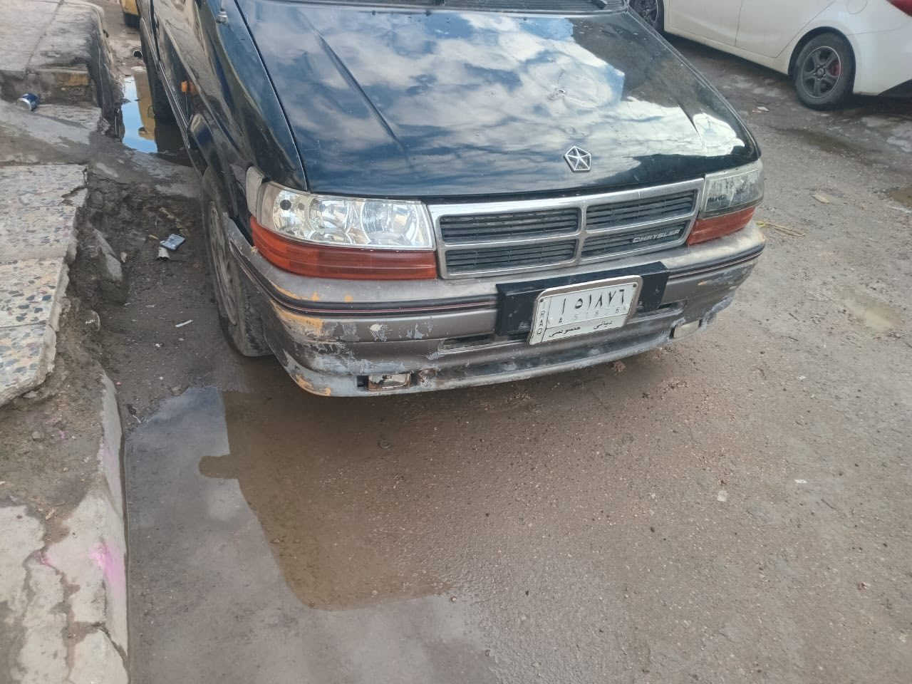 تفاصيلها
سياره دوج 
مديل 1992
بلكات جدد لآيتات كهربائية نضيفه وشغاله 
واشتغل عليها 
الغرفه حلوه ومرتبه كل التكاليف كلها علي مال تحويل والغرامات اني ادفعه سياره نظيفه وحلوه انت عليك بس تغير الرقم الجديد رايدها28 
الشراي يتصل على رقم ***********
