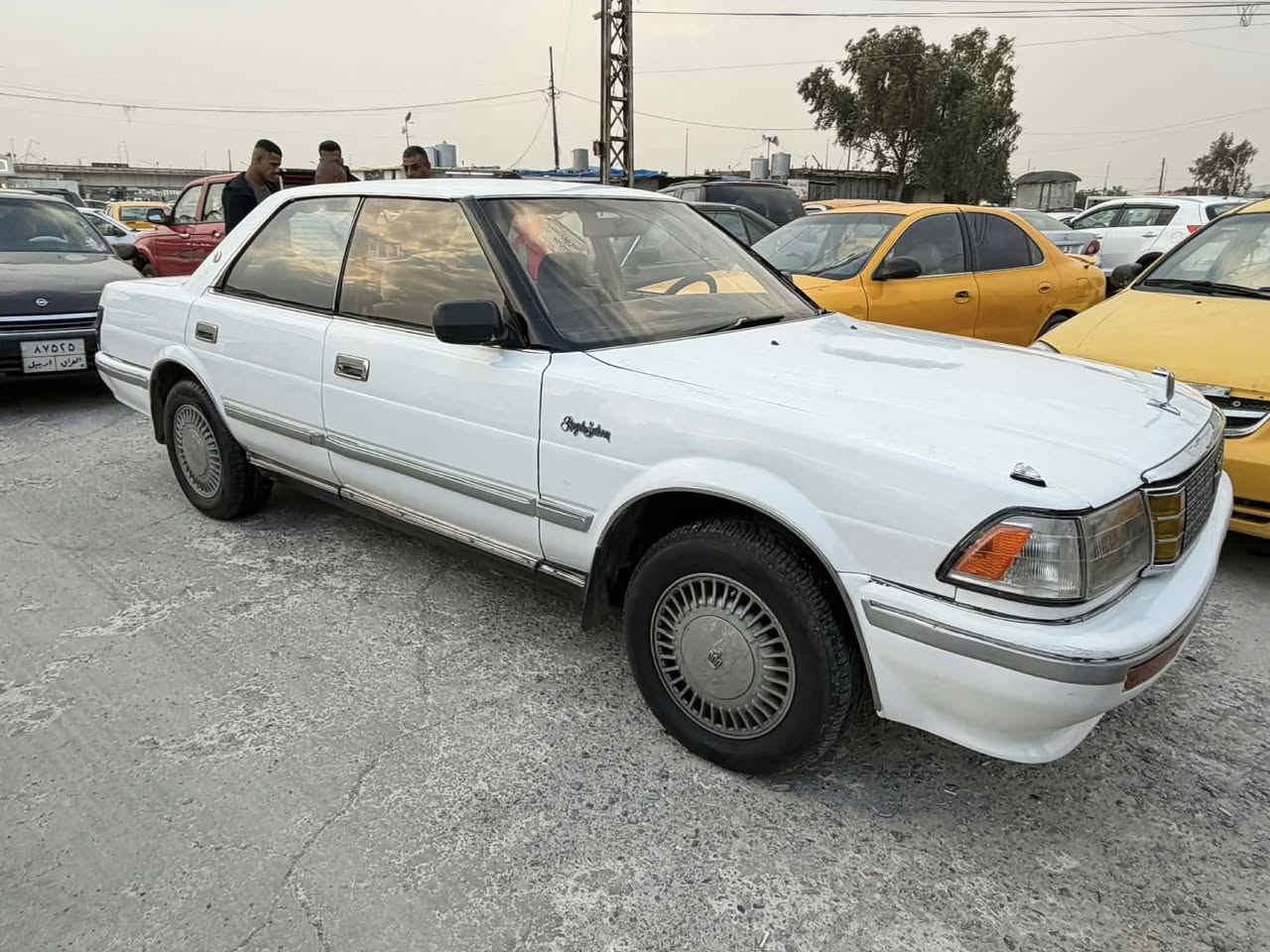 السلام عليكم كراون هارتوب ١٩٩٠محرك ونجي بلادي سياره كامل بدون ضربه سياره ترايها تخبل مصبوغه جماليه سياره شرط كير محركً كلها تخبل صدر امامي خلفي كلها جديد سنويه لحد ٢٠٣٠ بيها بطاقه بنزين سعر ٥٥بيها مجال قليل مرارس هم يرهم أي استفسار اتصال ***********
