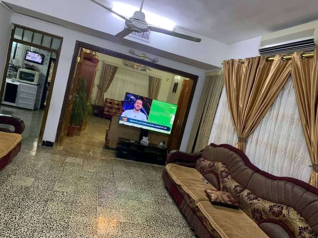 🔴 دار للبيع بحساب ارض 🏘🔑🔑FOR SALE 

🔴الموقع👀حي الرفاق قرب جامع الروضة المحمدية

🔴 ملك صرف طابو الزهور

🔴مساحة الدار ( 233 ) متر

🔴الواجهة (10) العمق (23)

🔴 طابقين 

🔴 يتكون من 4 غرف نوم وهول فوك وهول ارضي واستقبال ومطبخ وصحيات..

 🔴 بناء الدار 2000 يعني بحساب ارض وايضا يصلح للسكن

🔴للأستفسار عن عروضنا العقارية المتميزة وأسعارها ⤵️مراجعة

            🎖تاج الملوك للعقار🎖
     

🔴العراق↔️الموصل↔️ حي الاخاء سايدين كنيسة تايتنك مقابل البسة الأصدقاء أو ألتواصل معنآ ⤵️على الارقام
☎️(***********) ابو حسن
☎️(***********) ابو حسن
☎️(***********) ابو عماد 
☎️(***********) ابو عماد
