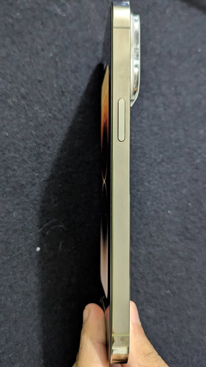 تلفون ايفون 14 برو ماكس اشتريته واني متعوده على الكلاكسي ب950 فقط...***********
