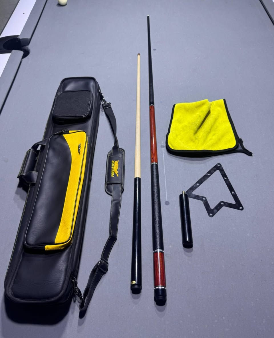 يفن كاربون صاجي اصلي مع جمب خشب اصلي
تب بردتور كرستال اصلي
مع حقيبه بردتور اصليه تشيل 4 قبضات و8 شفتات
مع اكستيشن.
كلهن نضافه 98٪ (السعر 460)


**إذا كنت صاحب هذا الإعلان وتريد حذفه لأي سبب، رجاءا أرسل رسالة إلى الدعم الفني**