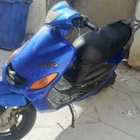 دراجة نظيفه للبيع السعر ٣٠٠ و بيه مجال للشراي لتواصل على الرقم ٠٧٧٤٨٦٠...