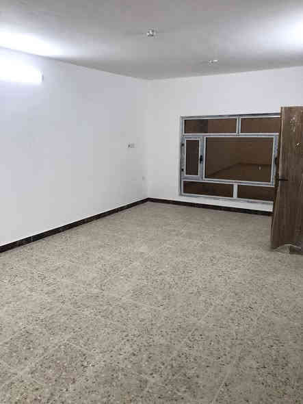 للايجار في السيديه
دار ٣٠٠م تجاري
الموقع السيديه شارع النخل
يحتوي الارضي كراج يسع سيارتين حديقه ومحل فارغ 
مدخلين صاله ومطبخ حار بارد غرفتي نوم حمامين منور داخلي كبير ومنور حولي 
الطابق الاول غرفتي نوم وحمام وسطح 
الطابق الثاني سطح
الموقع السيديه شارع النخل مباشر
الدار يحوي محل كبير يوجر مع الدار او بدونه
يوجر سكني او 
يصلح معهد او روضه او مركز تجميل 

للاستفسار ‼️
✉️ مراسلة الصفحة ✉️ 
أو ⚠️
نتشرف بزيارتكم لمكتبنا الكائن في 
السيدية-مقابل جامع الهدى 🕌
أو ⚠️ 
الاتصال على الارقام التالية : 
☎️***********
☎️***********
واتساب✅
فايبر ✅
