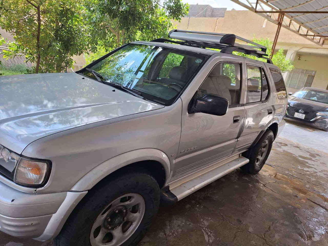 موديل ٢٠٠٠ بدون صبغ فقط البنيد مرشوش كير مكينة تبريد دفع رباعي كله شرط وكالة عامة باسمي محرك ٣٢٠٠ السعر ٦٣وبيه مجال قليل رقم ***********
