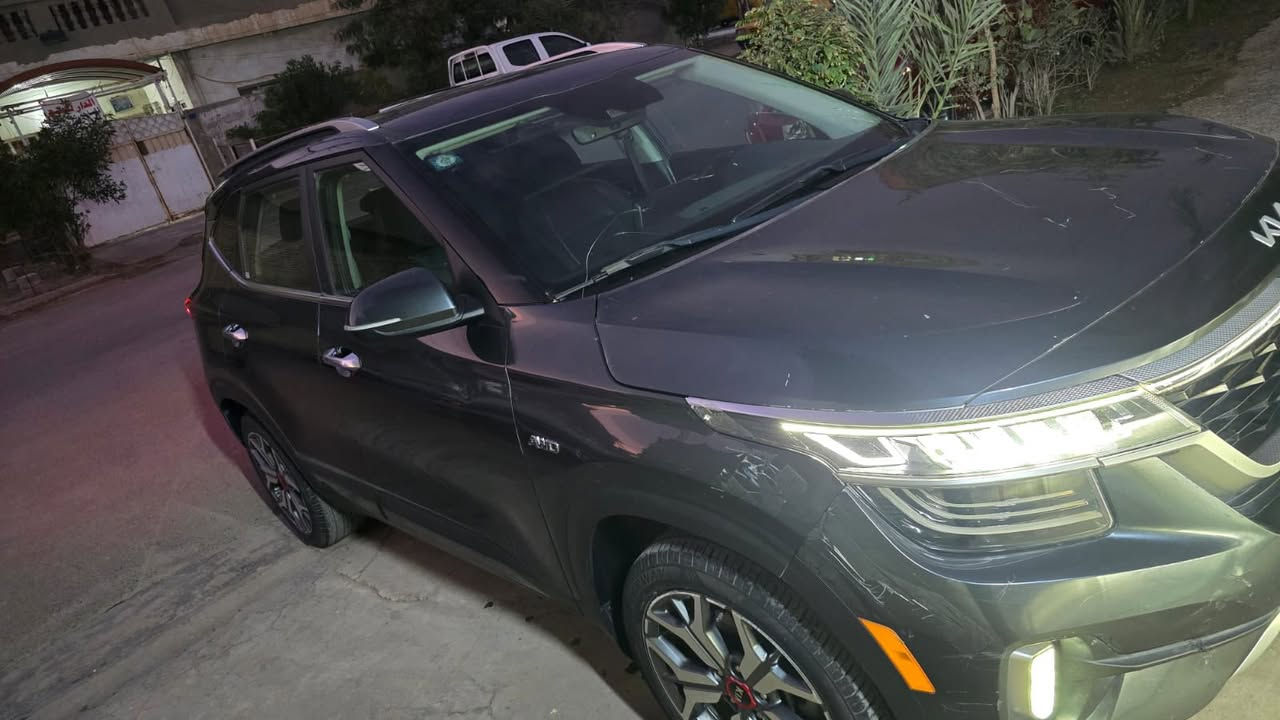 للبيع كيا سيلتوس 2021 (Kia Seltos SX) فول مواصفات
📍 رقم بغداد
🚗 المواصفات:
فئة SX (فل كامل)
محرك قوي واقتصادي
جير أوتوماتيك
شاشة كبيرة + نظام ملاحة
كاميرات + حساسات
فتحة سقف
تشغيل بصمة + دخول ذكي
جلد / داخلية نظيفة
نظام أمان متكامل
📊 الحالة:
السيارة نظيفة جداً، استعمال شخصي
لا تحتاج أي صرف
جاهزة للفحص
💰 السعر: 16000$
📞 للاستفسار: ***********

***********
